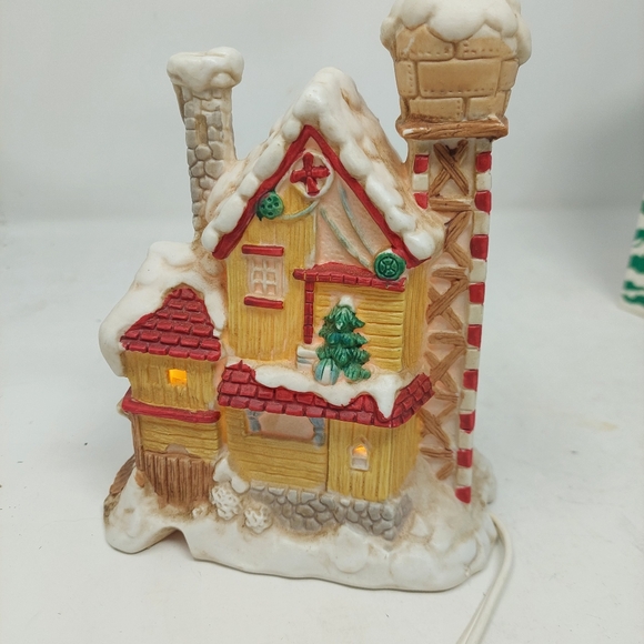 Vintage 1992 Fabri Center Christmas Village Gift Shop Hand Painted Porcelain - Picture 8 of 13